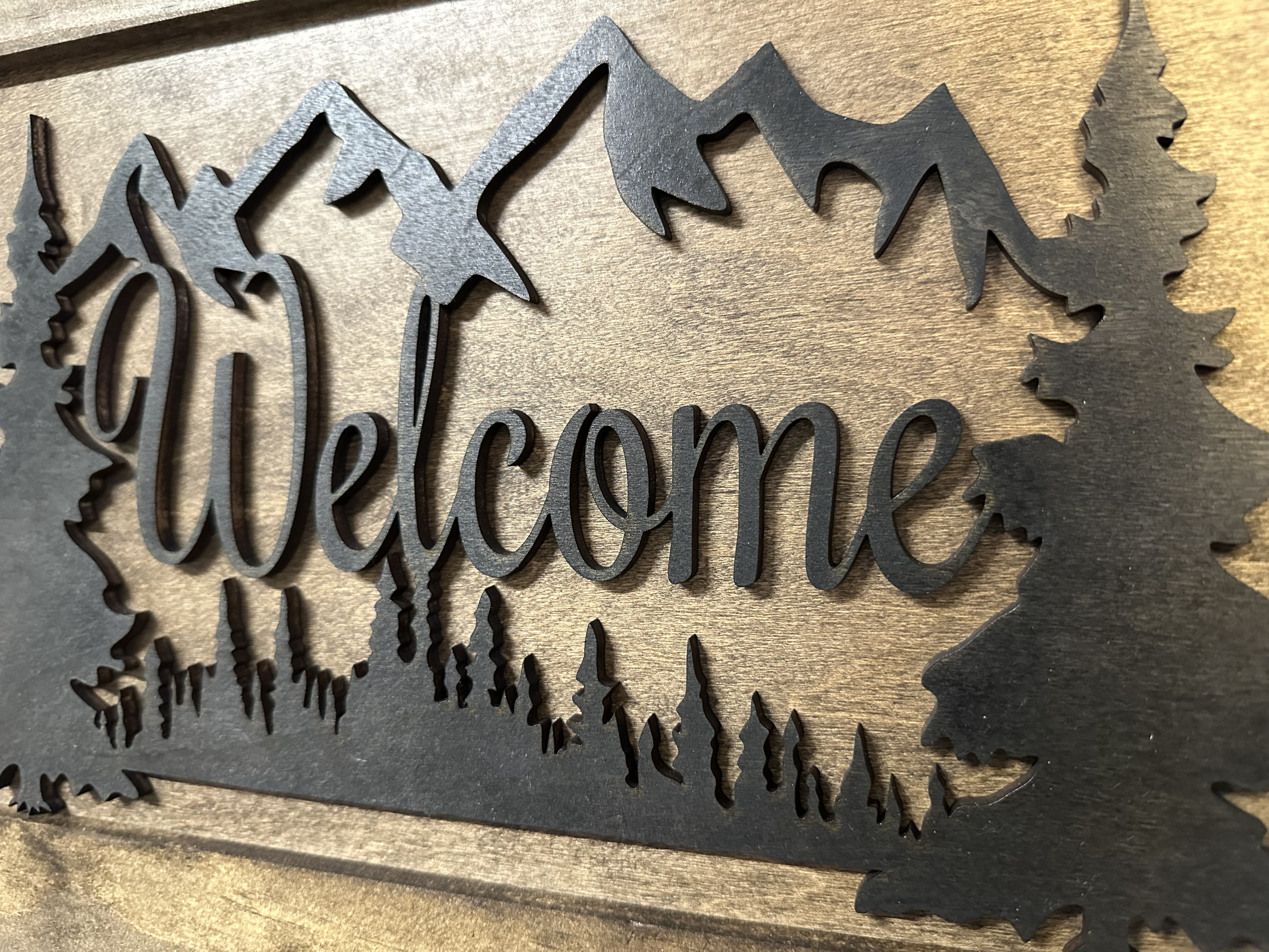 Rustic Mountain Welcome Wall-Mounted Gun Cabinet – Concealed Lockable Storage for Your Home