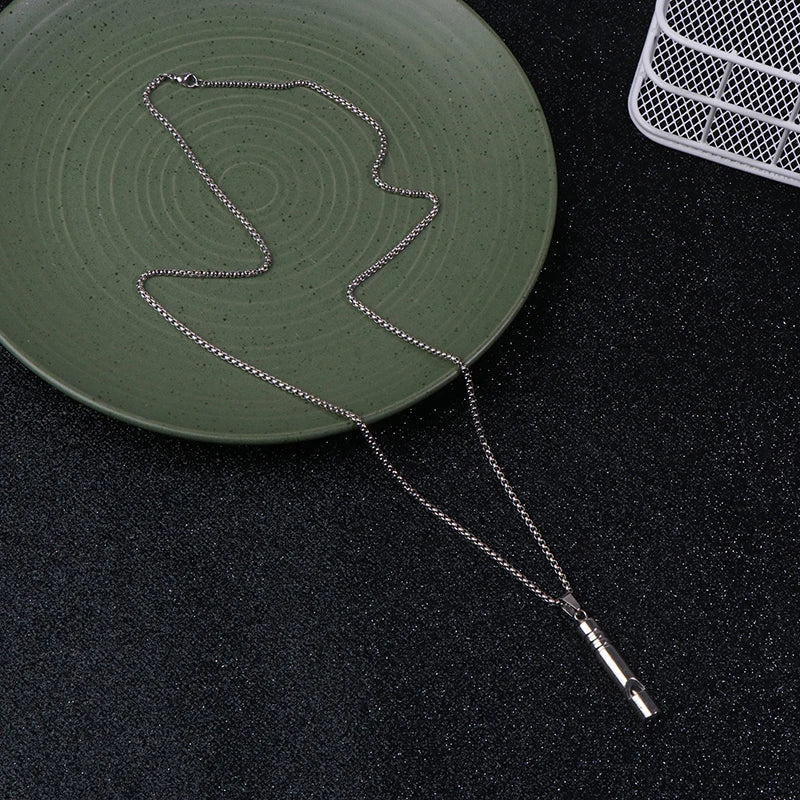 Silbato de supervivencia de emergencia: llavero y collar con silbato portátil y potente