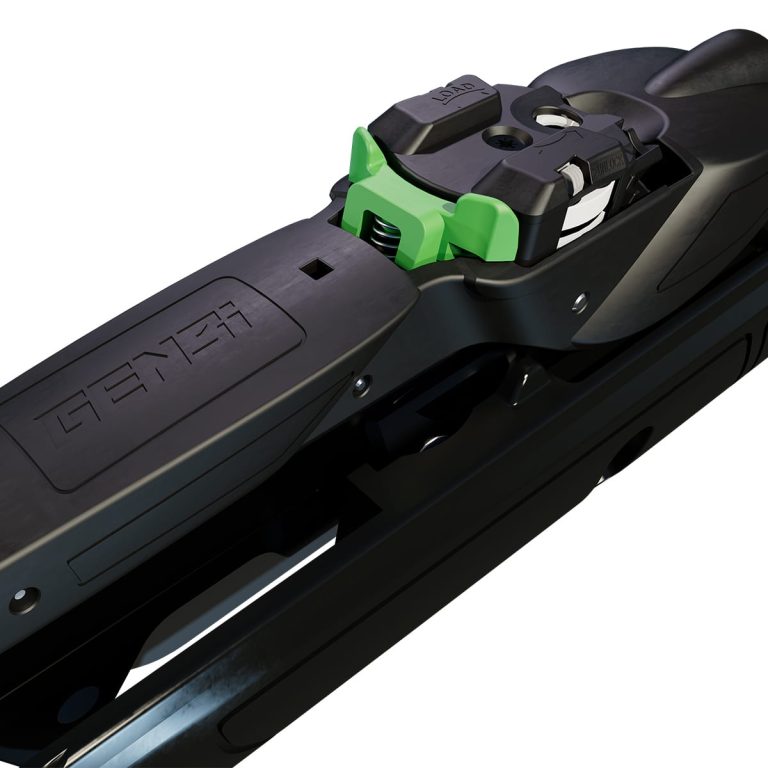 Breech and loading area of the Gamo Swarm Magnum with low-profile magazine and rifled steel barrel