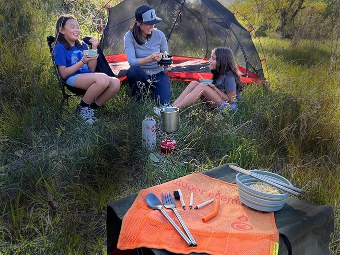 Silicone elbow sleeve connecting handles to form mini bellows for starting campfire